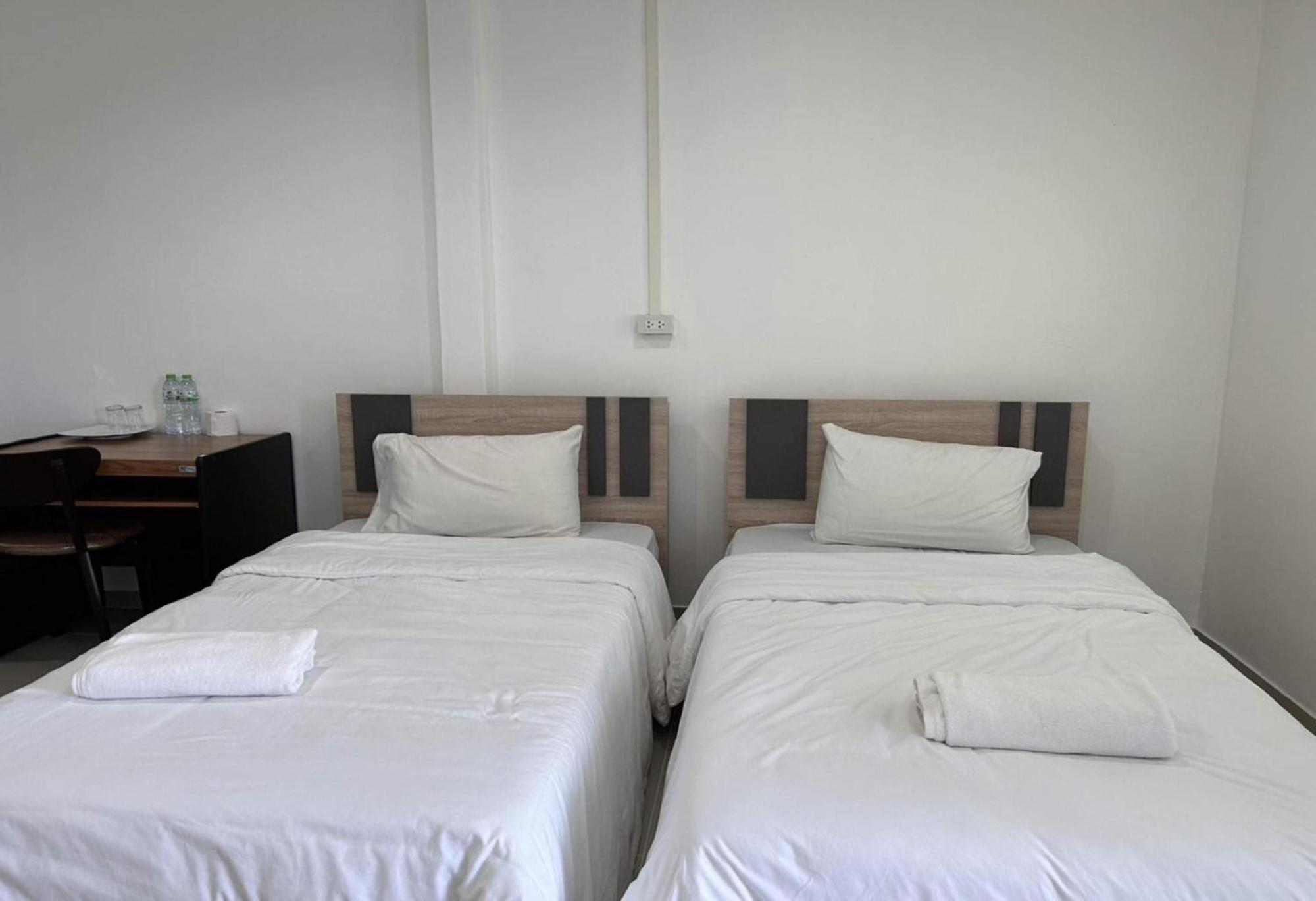 Collection O To The Sea Resort Thailand Na Chom Thian Exterior photo